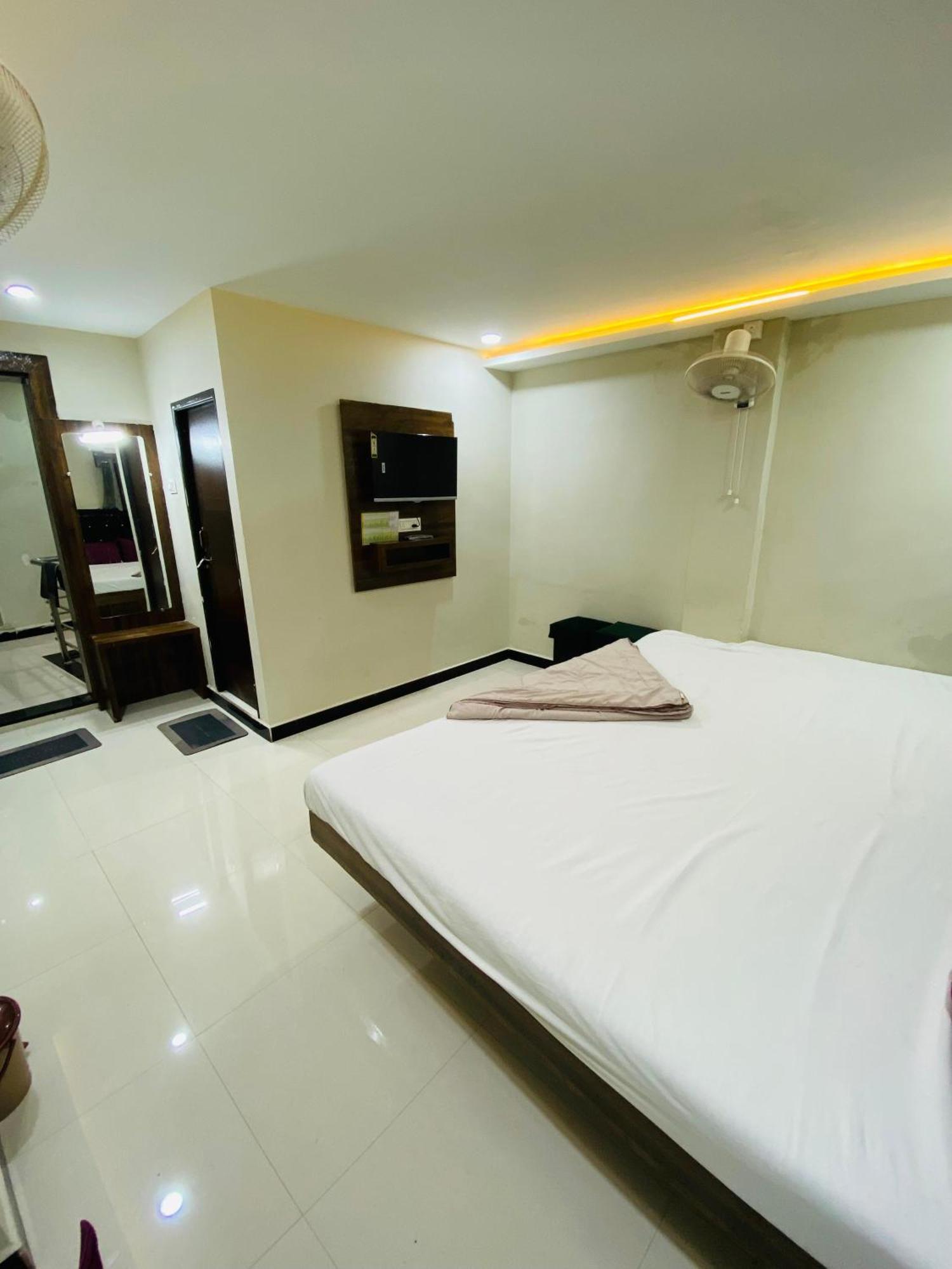 Hotel Super Palace Удджайн Экстерьер фото