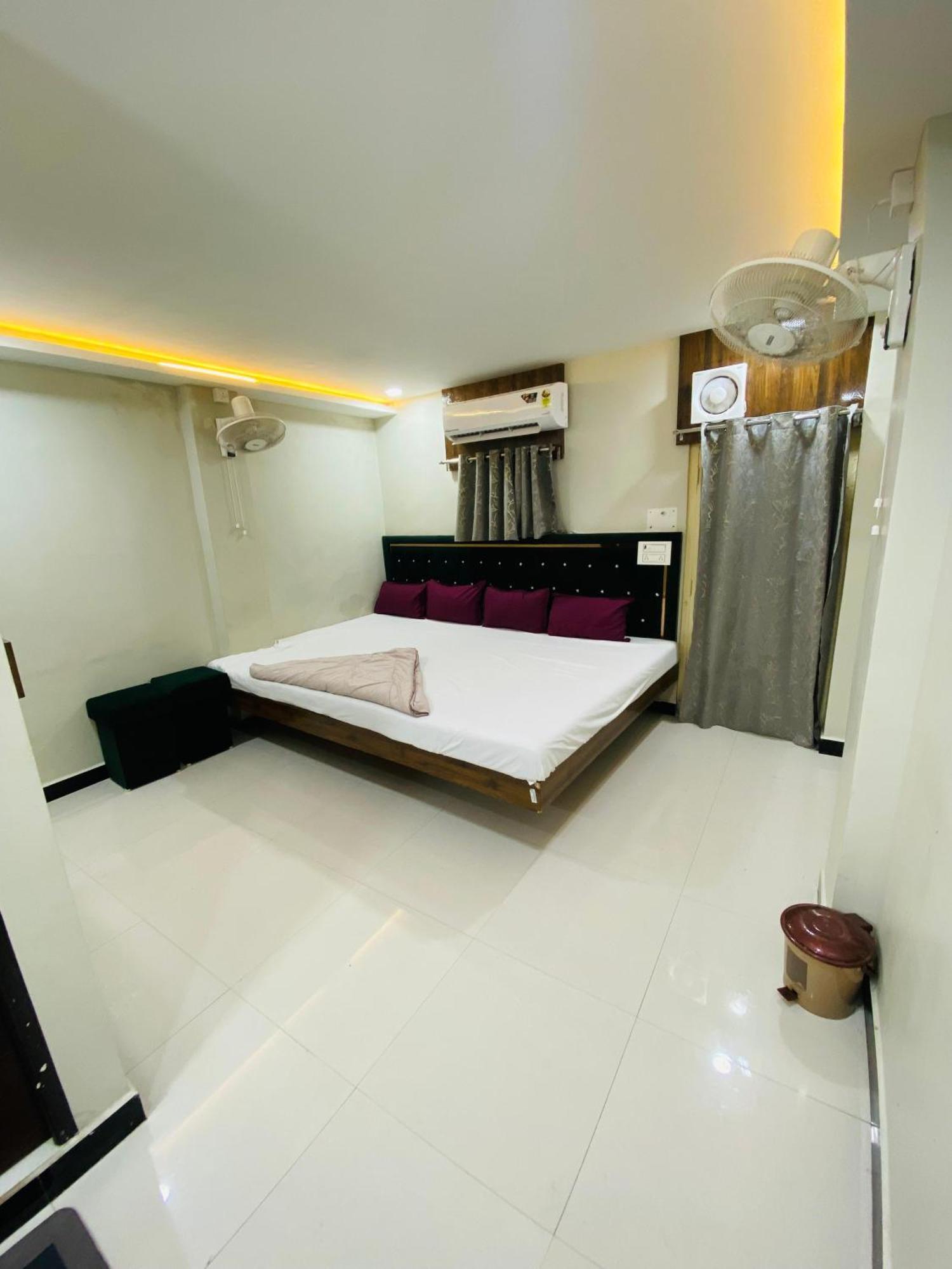 Hotel Super Palace Удджайн Экстерьер фото